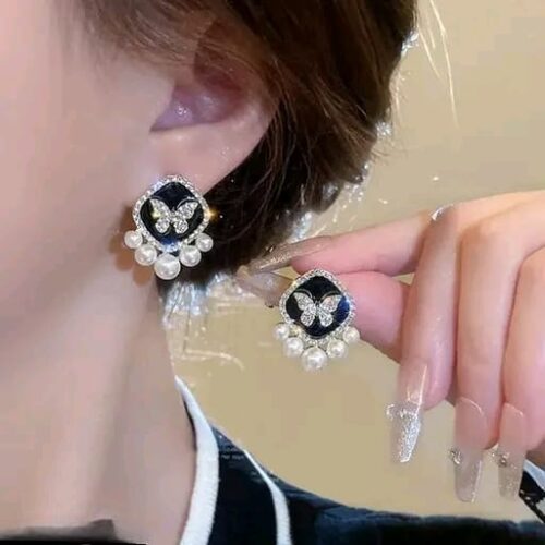 Butterfly Temperament Retro Earrings