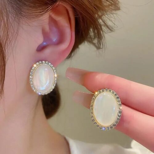 Monalisa/Opal Oval Studs