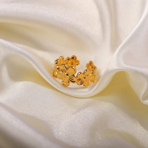 ✨ Textured Flower Bunch Ring – Anti-Tarnish - Image 2
